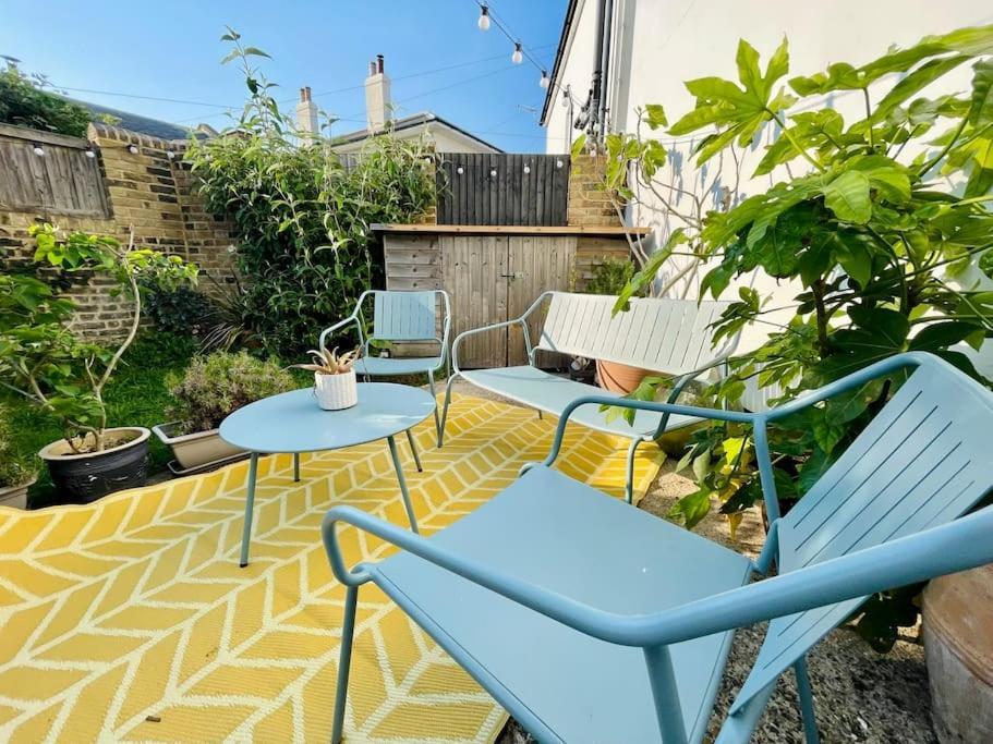 Northdene Cottage - Cosy Old Fisherman'S Cottage Two Mins From Sea - Free Parking - Wood Burning Stove - Roll Top Bath - Dog Friendly Deal Dış mekan fotoğraf