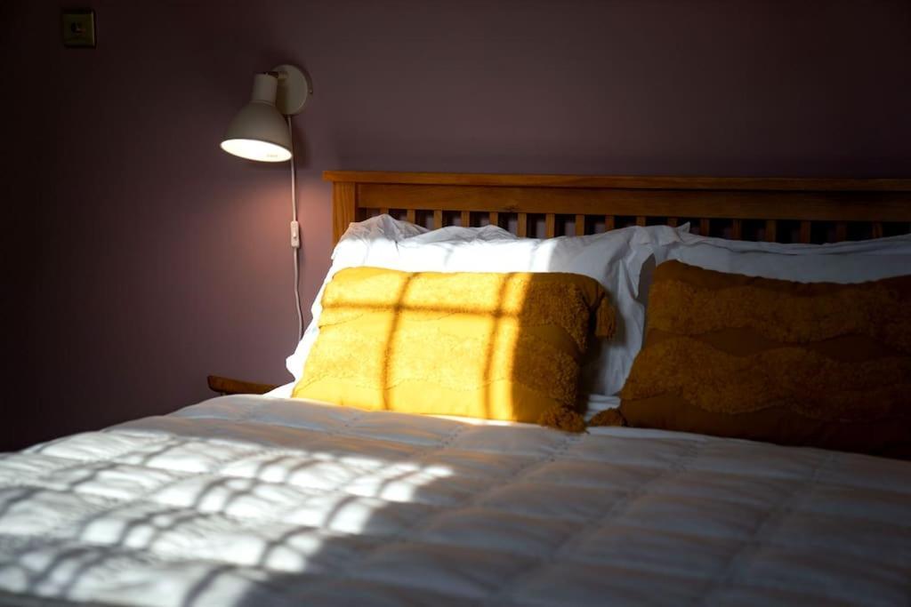 Northdene Cottage - Cosy Old Fisherman'S Cottage Two Mins From Sea - Free Parking - Wood Burning Stove - Roll Top Bath - Dog Friendly Deal Dış mekan fotoğraf