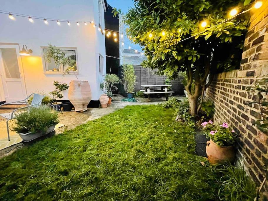 Northdene Cottage - Cosy Old Fisherman'S Cottage Two Mins From Sea - Free Parking - Wood Burning Stove - Roll Top Bath - Dog Friendly Deal Dış mekan fotoğraf