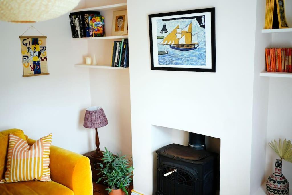 Northdene Cottage - Cosy Old Fisherman'S Cottage Two Mins From Sea - Free Parking - Wood Burning Stove - Roll Top Bath - Dog Friendly Deal Dış mekan fotoğraf