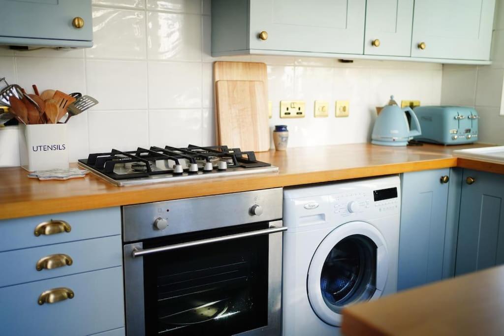 Northdene Cottage - Cosy Old Fisherman'S Cottage Two Mins From Sea - Free Parking - Wood Burning Stove - Roll Top Bath - Dog Friendly Deal Dış mekan fotoğraf